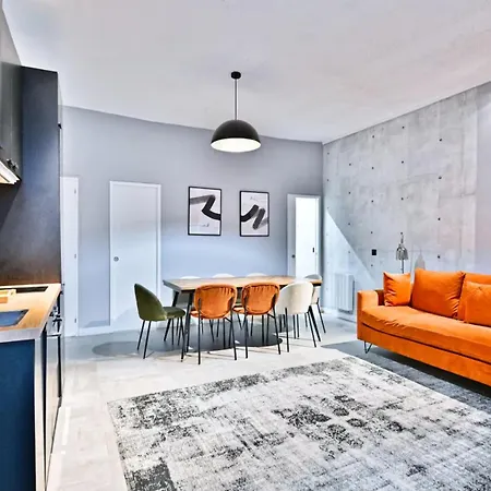 Stylish 2-bedroom Loft In The Heart Of With Air Conditioning Apartment *