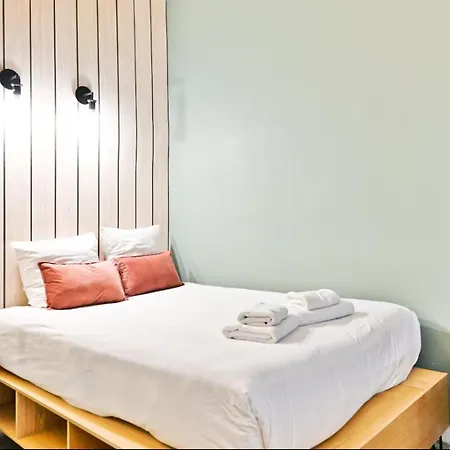 Stylish 2-bedroom Loft In The Heart Of With Air Conditioning Apartment