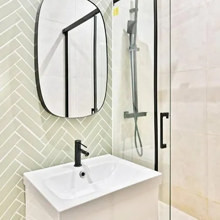 Stylish 2-bedroom Loft In The Heart Of With Air Conditioning Paris