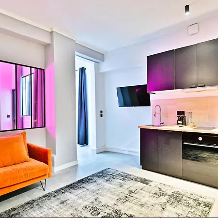 Stylish 2-bedroom Loft In The Heart Of With Air Conditioning Paris